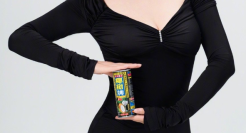 吸金50亿！椰树“擦边”创历史