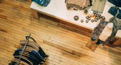 “躺王”唯品会