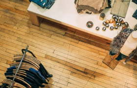 “躺王”唯品会