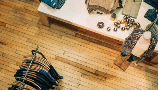 “躺王”唯品会