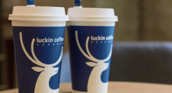 超越了星巴克的瑞幸，被“孪生兄弟”穷追猛打