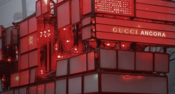 Gucci“棺材车”曝光被夸，“暴富一哥”哭晕了！