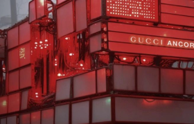 Gucci“棺材车”曝光被夸，“暴富一哥”哭晕了！