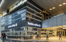 “橙C美式”爆卖1亿杯，瑞幸花3年让国人爱上美式