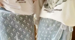 风靡韩女的「屁帘」把想尝试的打工人纠结坏了？“以前村里有个疯子就这样穿”