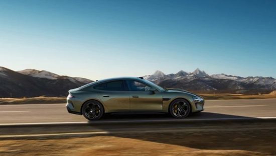 一夜涌进10万人！小米汽车坐不住了