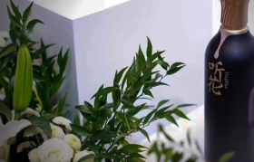 茅台“死对头”315翻车后，张雪峰躺枪