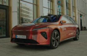 NIO蔚来×《沙丘2》：打造电影主题换电站与联名特饮