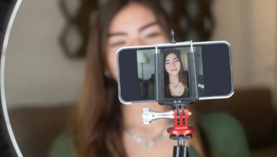 腾讯这一年：闷头搞钱，日赚4亿