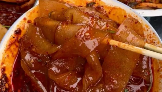 爆火的天水麻辣烫，狠狠打脸“天价”杨国福