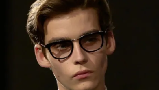 打败小杨哥！“性缩力”男模救活YSL