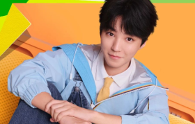 王俊凯+Crocs？这是什么赛博多巴胺？！