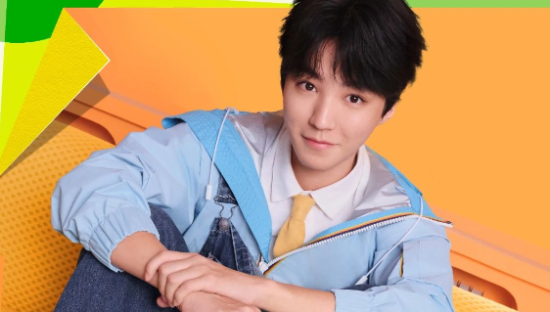 王俊凯+Crocs？这是什么赛博多巴胺？！