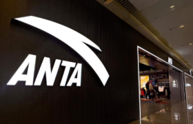 安踏有更多钱给中产贴标签了