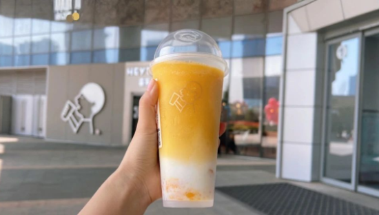 “帕梅拉喝法”走红全网，门店爆单，喜茶又来卷健康？