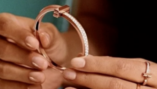 “戴Tiffany克走3个领导”，几万的珠宝成了打工人最想要的「职场法器」？