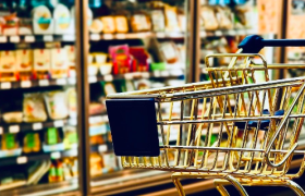 年入200亿，零食版拼多多围猎县城