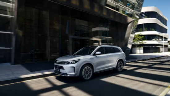 不造车的华为，需不需要眼红小米汽车？