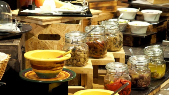 13年涨价13次，频率猛过茅台：越卖越贵的“榨菜刺客”，打工人吃不起了