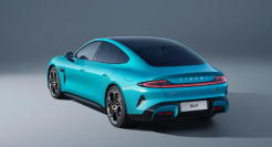 汽车博主和数码博主的骂战，是吃瓜群众输了