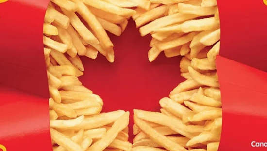 “创意巨头”麦当劳重回江湖！最新海报“笑掉大牙”，再封神作！网友：get到儿童餐的快乐了！