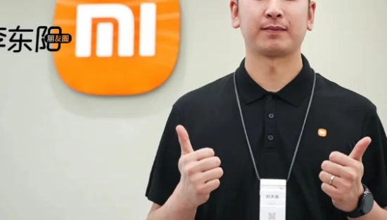 我在小红书晒新能源工牌：月入过万。