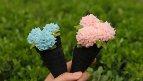 20平小店单日营收破4万！“绣球花冰淇淋”爆火，饮品店怎么跟？