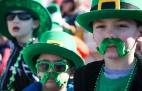 中国馒头在法国面包节杀疯了！网友：配上老干妈绝了