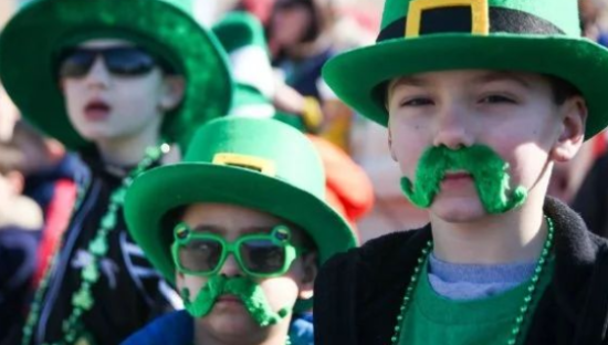 中国馒头在法国面包节杀疯了！网友：配上老干妈绝了