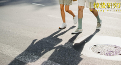 乙游玩家恋上“2.5次元男友”