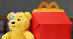 麦当劳“裸奔照”曝光，大反转笑不出来！