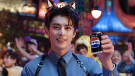 百事可乐x《疯狂动物城》，王鹤棣疯狂贴贴