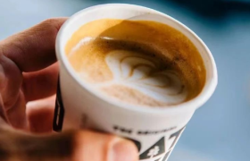 瑞幸终于出手了？一招击穿燕麦拿铁底价！