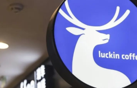 瑞幸9.9元价格战：打又打不赢、走又走不掉