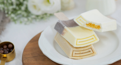 钟薛高，缺一个“罗永浩”