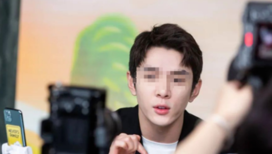 李佳琦，扛不住了！