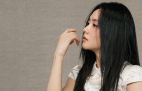 MiuMiu官宣刘浩存，复古现代美学