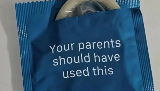 能和杜蕾斯比肩的文案，出现了！