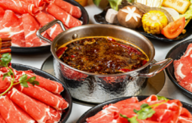 网红火锅大翻车！网友：把锅甩给锅