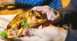 挖麦当劳的高管，抢Chipotle的生意：卖卷饼也能年收54亿