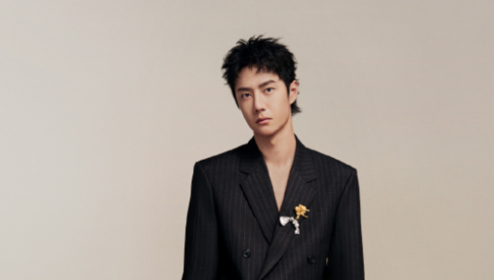 罗意威全球代言人王一博，追求极致美学