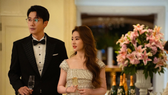 《玫瑰的故事》里人间清醒的爱情文案，值得收藏！