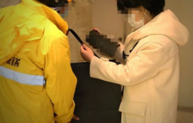 美团骑手“海底捞式”带娃刷屏，真相太意外了！