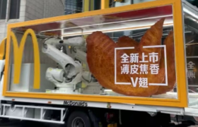 麦当劳办“维密秀”，比“制服诱惑”还炸裂哈哈