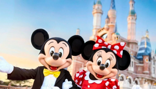 这个暑假，迪士尼“收割”中产父母