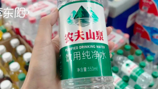 农夫山泉的小绿瓶，在夏天杀疯了