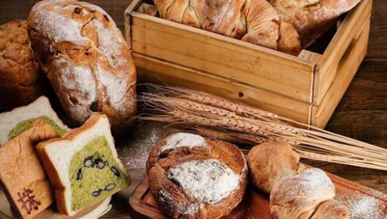 一个面包卖35元，高价烘焙又“杀”回来了！