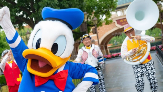 清华大学把迪士尼“天价”打下来了！1亿中产破防了...