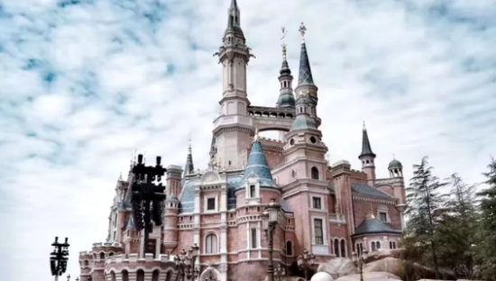 门票719，谁给了迪士尼涨价的勇气？