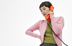 Prada官宣马伊俐，复古电话联结共鸣